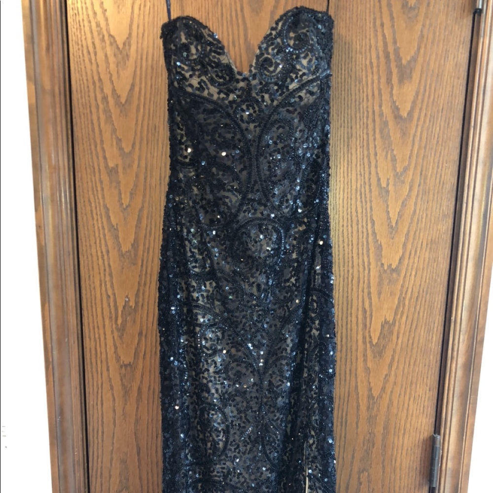 Dress - Picture 2 of 3